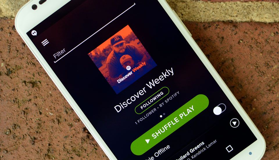 Spotify’s Discover Weekly: How machine learning finds your new music (Hacker Noon)