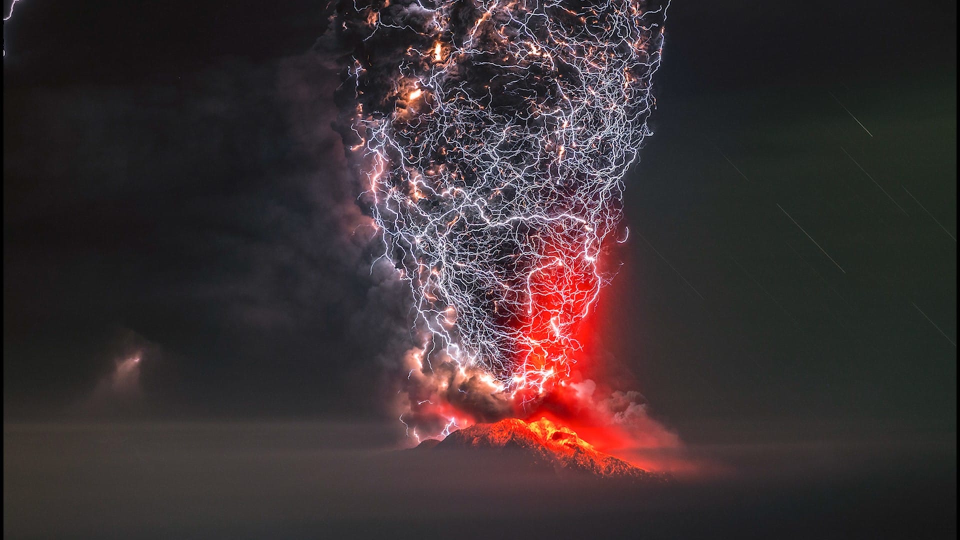 Des orages volcaniques